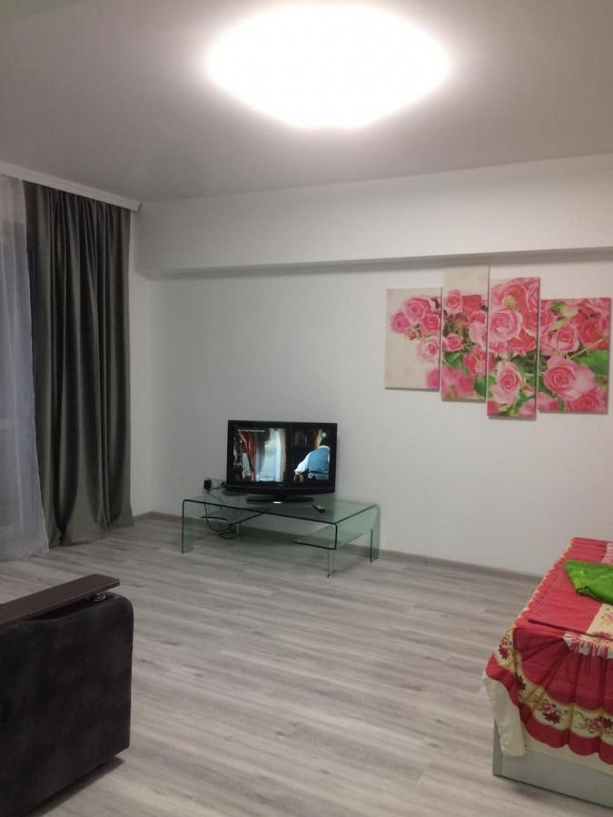 Квартира Юбилейный Almaty Ngoại thất bức ảnh